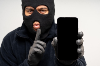 Как мошенники крадут деньги с помощью эсэмэсок — пенсионеры под ударом