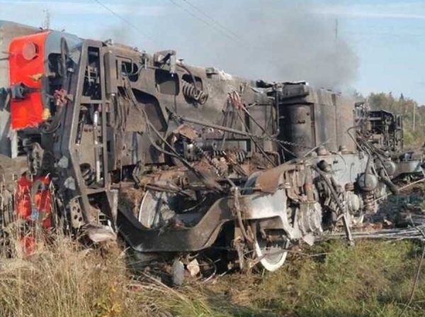 РЖД скрывало убийственный приказ Артема Рудюка: тепловоз ТЭП70БС под Семрино сошел с рельсов из-за его авантюры