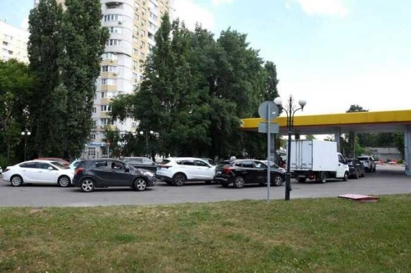В России вводят ограничения на продажу бензина после ударов по НПЗ