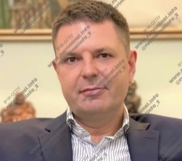 Директор Фонда борьбы с коррупцией Мария Певчих опубликовала видео с дрона, на котором видны четыре Bentley на территории генерала Андрея Тищенко