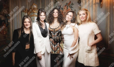 Личная секта для секс-утех Романа Товстика -